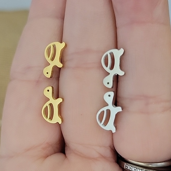 Jewelry - Turtle Stud Earrings, choice of color